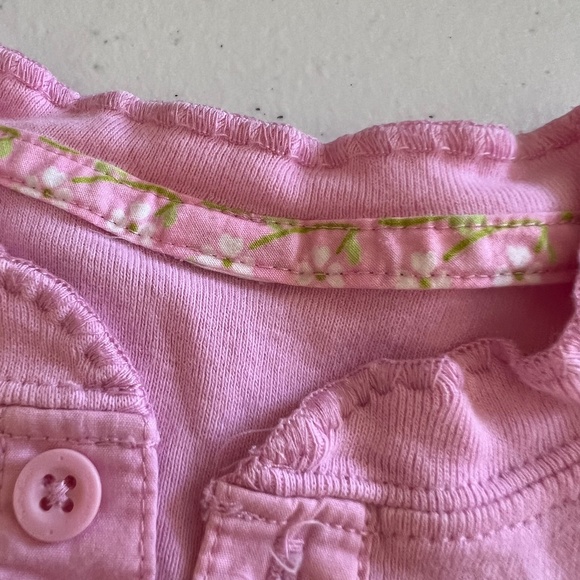 💕💚💕An adorable set of matching shorts and shirt. GAP 18-24M - Picture 6 of 17
